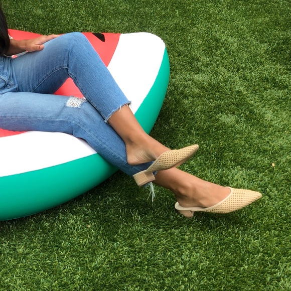 cupcakes and cashmere leviana mule